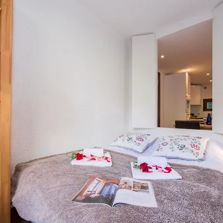 Sainte-foy-l'argentiere Sleeps 6 Pool Apartment Chamonix