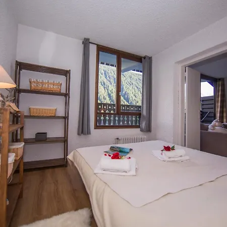 Sainte-foy-l'argentiere Sleeps 6 Pool Apartment